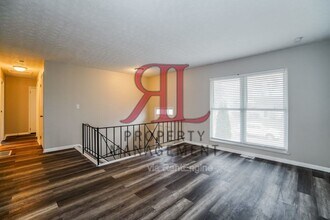 363 Regents Rd in Columbus, OH - Foto de edificio - Building Photo