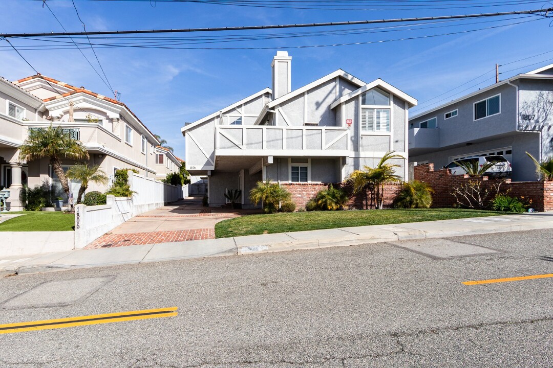 1805 Carnegie Ln in Redondo Beach, CA - Foto de edificio