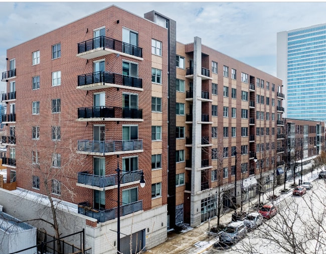 property at 873 N Larrabee St
