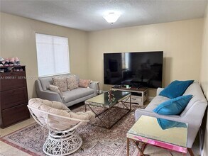 11109 NW 37th St in Sunrise, FL - Building Photo - Building Photo