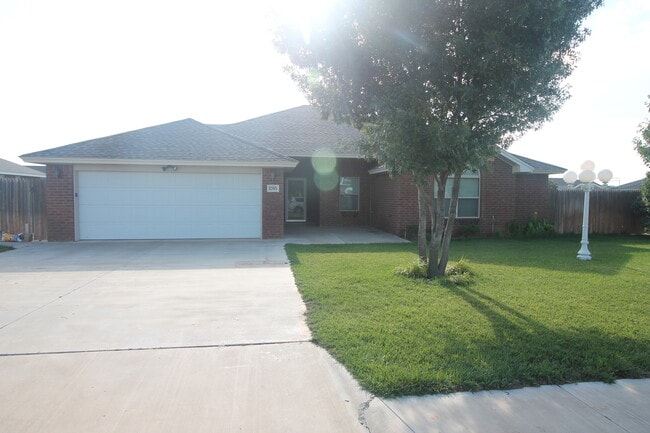 1705 Tiffani Ln in Clovis, NM - Building Photo - Building Photo