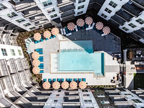 Broadstone Berry Hill in Nashville, TN - Foto de edificio - Building Photo