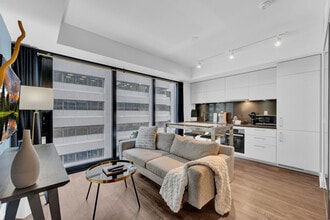 164 Cumberland St in Toronto, ON - Building Photo - Building Photo