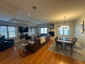 345 W Broadway, Unit 8 in Boston, MA - Building Photo