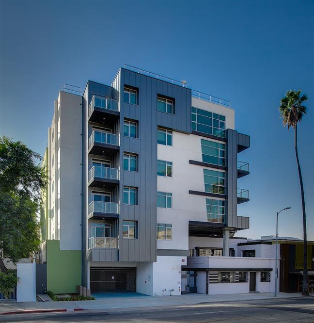 The Sunset Hue in Los Angeles, CA - Building Photo