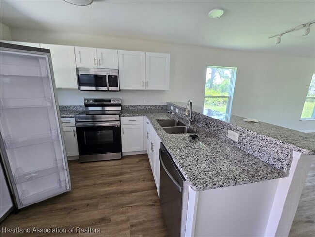 6952 San Benito Dr in Sebring, FL - Building Photo - Building Photo