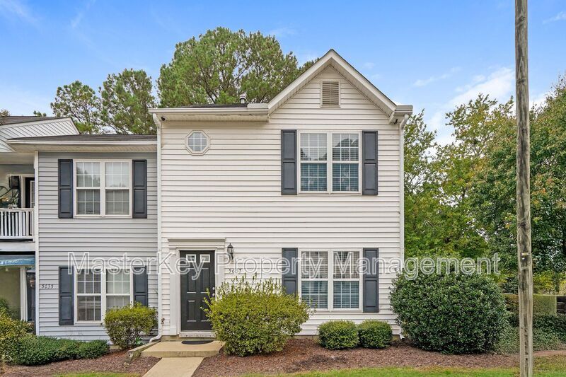 5637 Fieldcross Ct in Raleigh, NC - Building Photo