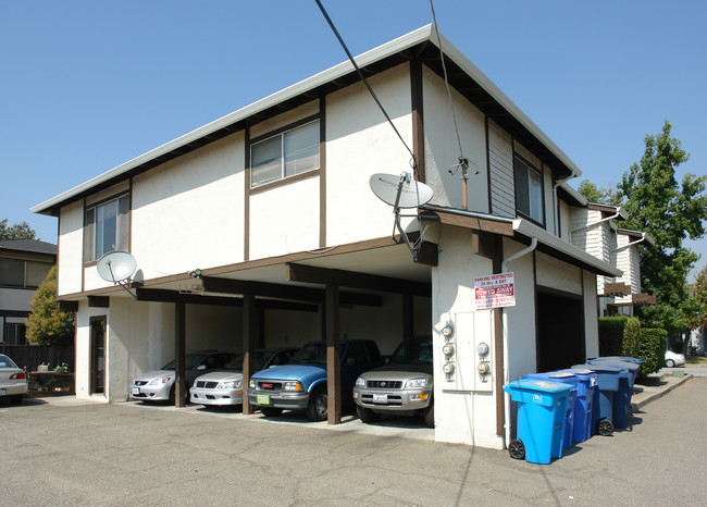 555 Penitencia St in Milpitas, CA - Foto de edificio - Building Photo