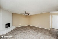 619 Meadowview Dr in Mansfield, TX - Foto de edificio - Building Photo