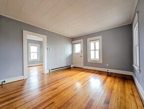 33 Red Mountain Ave in Torrington, CT - Building Photo - Building Photo
