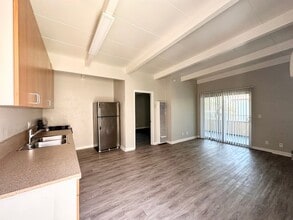 525-27 S Juniper St in Escondido, CA - Building Photo - Building Photo