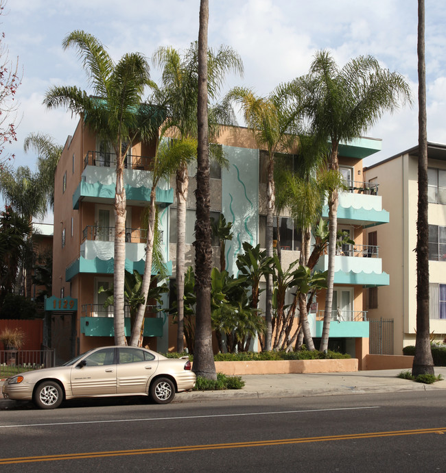 Ocean Palms Apartments in Long Beach, CA - Building Photo - Building Photo