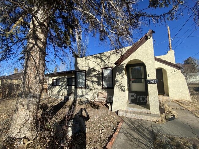 property at 1009 E Flint St