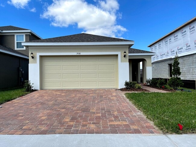 property at 908 Anna Pl