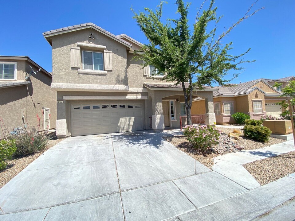 6132 N Ozark Hike St in North Las Vegas, NV - Building Photo