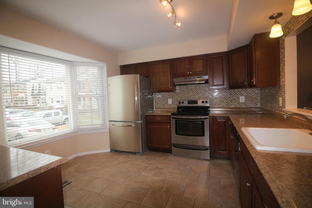 11556 Summer Oak Dr in Germantown, MD - Building Photo