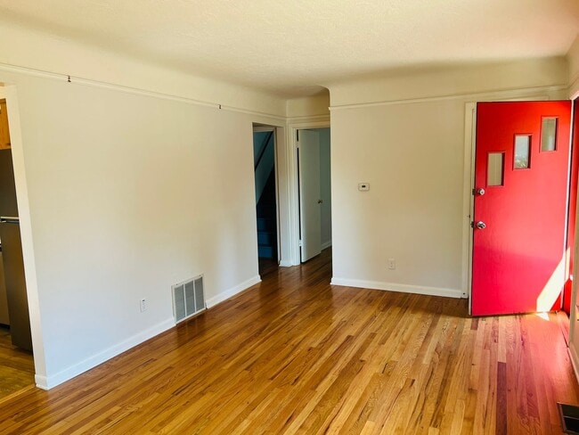 5835 SE 40th Ave in Portland, OR - Building Photo - Building Photo