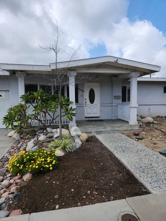 5090 Debby Dr in San Diego, CA - Building Photo