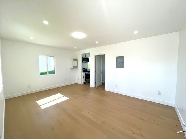 624 W 38th St in Los Angeles, CA - Building Photo - Building Photo