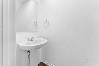 130 Soapstone Pass in Maxwell, TX - Building Photo - Building Photo