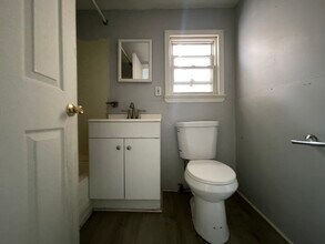 166 Bergen Ave, Unit 3 in Jersey City, NJ - Building Photo - Building Photo