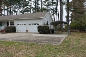 4902 Simpson Dr in Sanford, NC - Building Photo - Building Photo