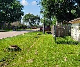 11001 Sherry Ln in Houston, TX - Building Photo - Building Photo