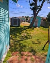 1107 W Broad St in Freeport, TX - Foto de edificio - Building Photo