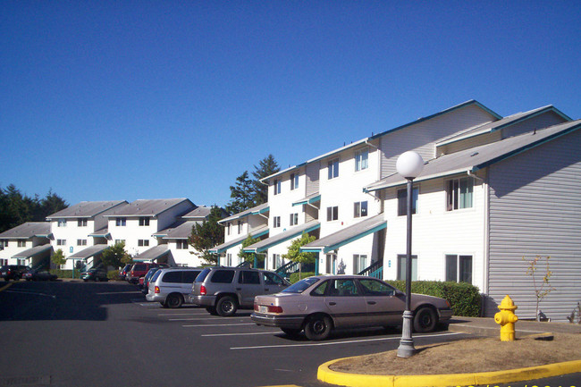 The Ridge Apartments in Lincoln City, OR - Building Photo - Building Photo