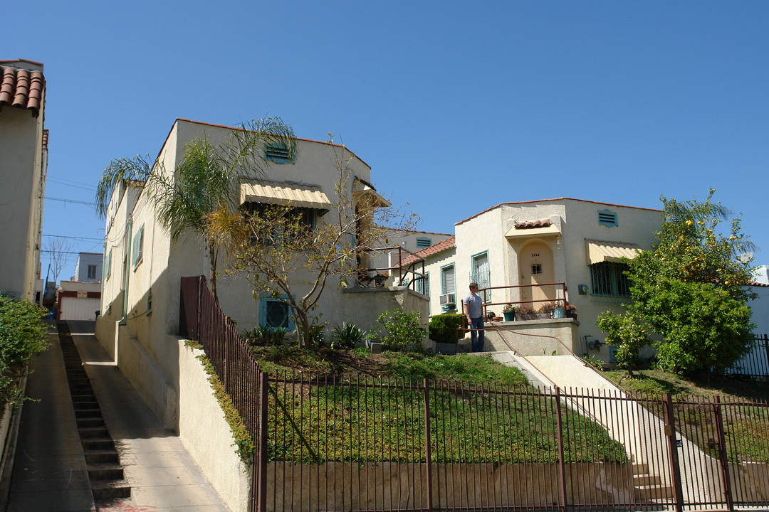 329 N Alexandria Ave in Los Angeles, CA - Building Photo