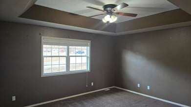 20510 London Ln in Waynesville, MO - Building Photo - Building Photo