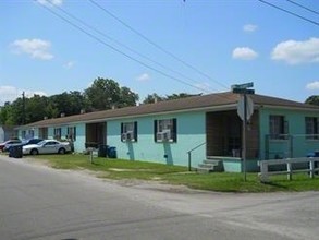 4902-4924 Schmidt St in Fayetteville, NC - Building Photo - Building Photo