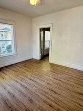 340 E Sycamore St in Willows, CA - Foto de edificio - Building Photo