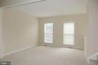 1622 White Oak Vista Dr in Silver Spring, MD - Building Photo - Building Photo