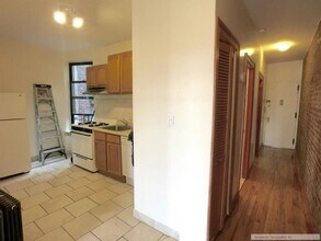 122 La Salle St in New York, NY - Building Photo - Building Photo