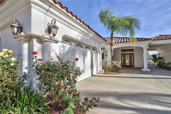 30375 De Portola Rd in Temecula, CA - Foto de edificio - Building Photo