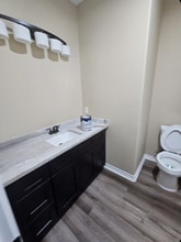 1831 Lincoln Dr in Orange, TX - Foto de edificio - Building Photo