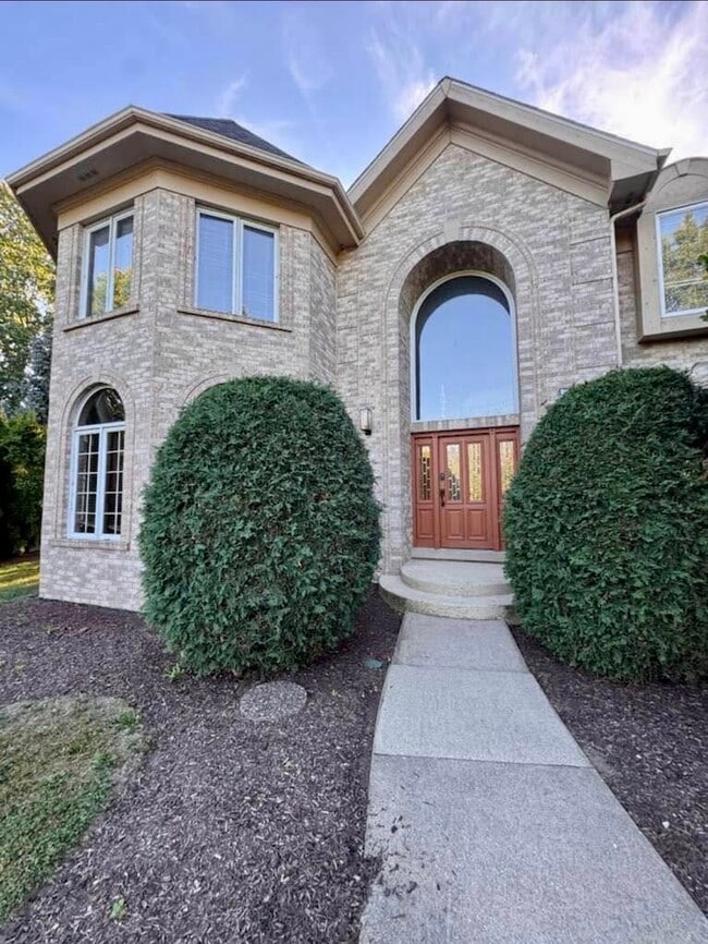 8S210 Stonehedge Dr in Naperville, IL - Building Photo - Building Photo