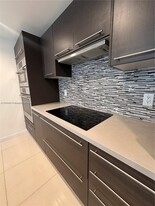 7875 NW 107th Ave, Unit 314 in Doral, FL - Building Photo