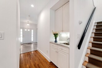 28 Home Pl in Greenwich, CT - Building Photo - Building Photo
