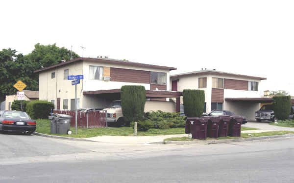 10327-10329 Bodger St in El Monte, CA - Building Photo