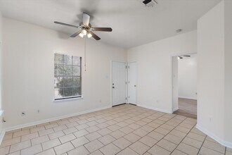 2908 Whisper Oaks Ln in Georgetown, TX - Foto de edificio - Building Photo