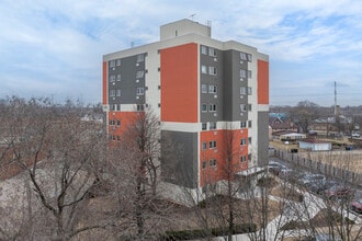 Edwin Berry Manor in Chicago, IL - Building Photo - Building Photo