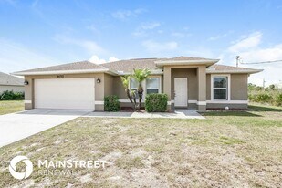 6011 Jane Ave N in Lehigh Acres, FL - Building Photo