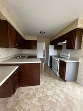 1327 Coventry Cir in Vernon Hills, IL - Building Photo - Building Photo