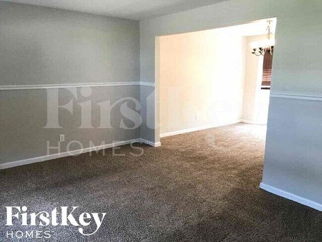 1006 Trifecta Dr in Florissant, MO - Building Photo - Building Photo