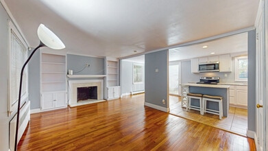 72 Woodycrest Dr in East Hartford, CT - Building Photo - Building Photo