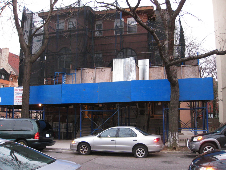 5 Albany Ave in Brooklyn, NY - Building Photo