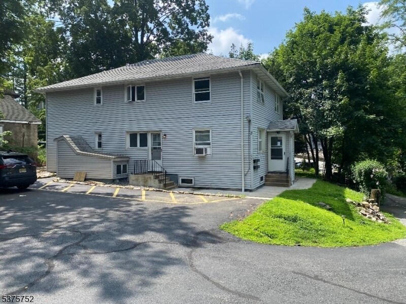 2 Hasbrouck Ave in Butler, NJ - Building Photo