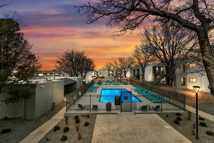 Tesota Midtown in Albuquerque, NM - Foto de edificio